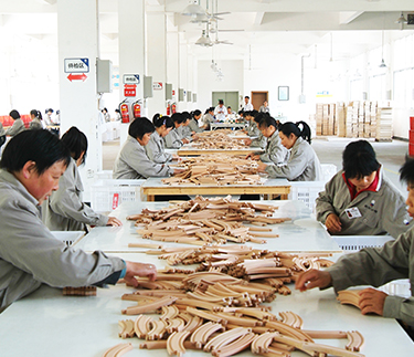 國內(nèi)木制玩具企業(yè)新云木業(yè)首進文博會